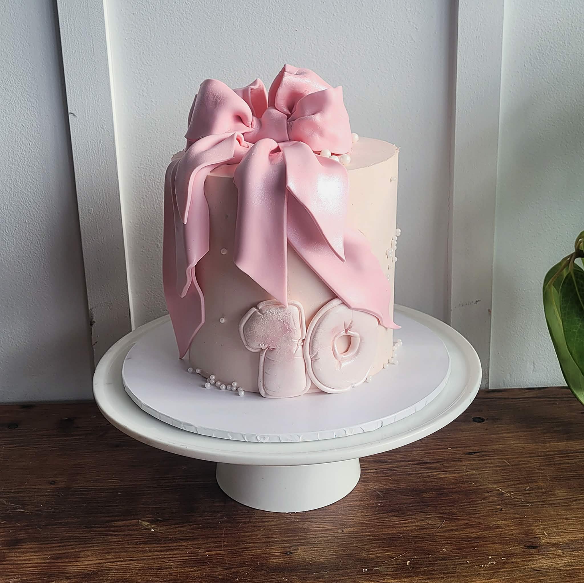 Bow Cake