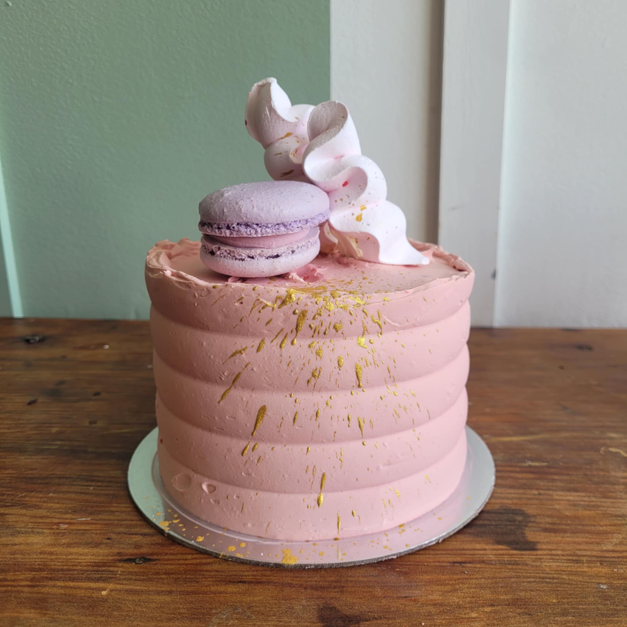 5″ Vanilla Cake With Raspberry Syrup And Passionfruit Cheesecake