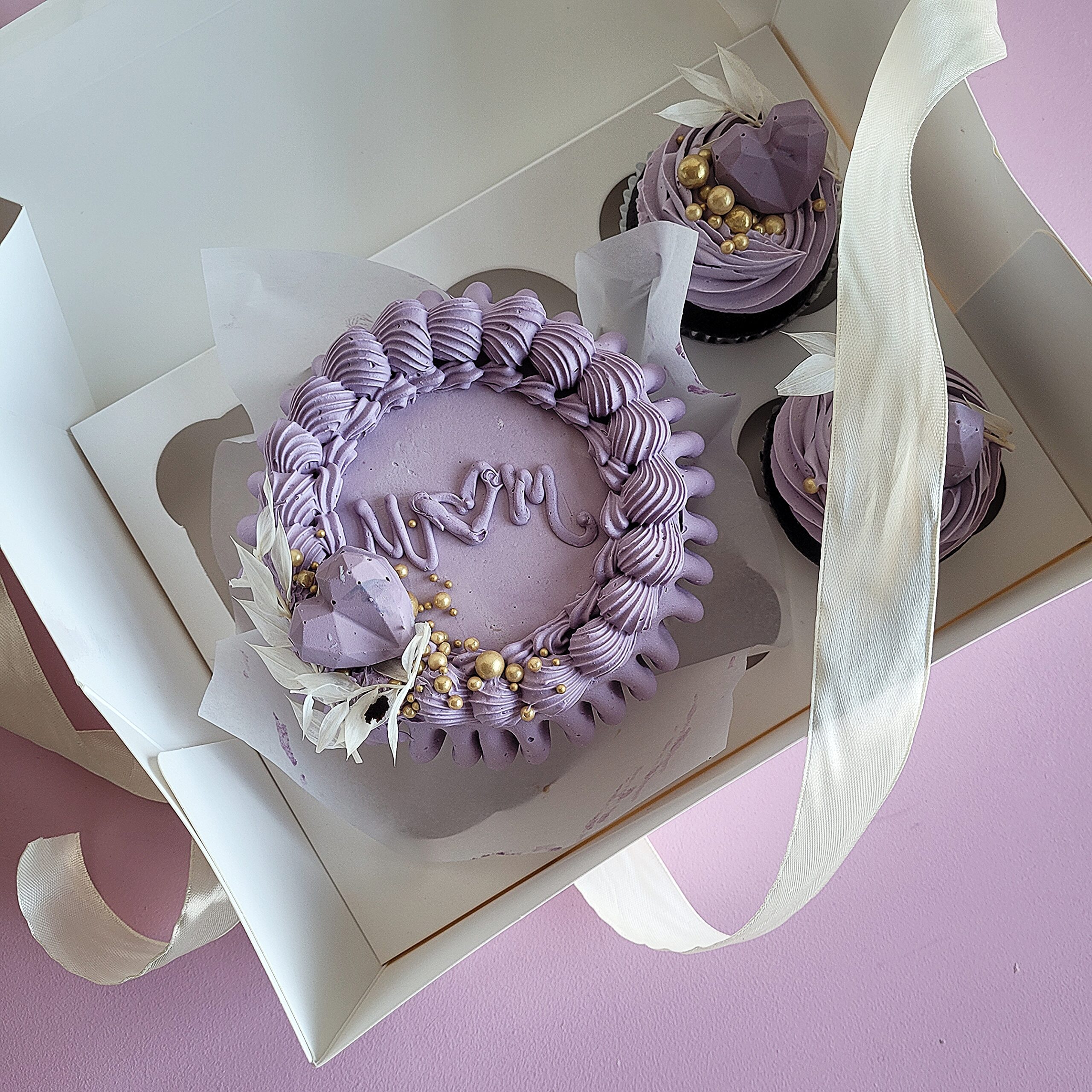 4″ Mother’s Day Cake And Cupcake Set