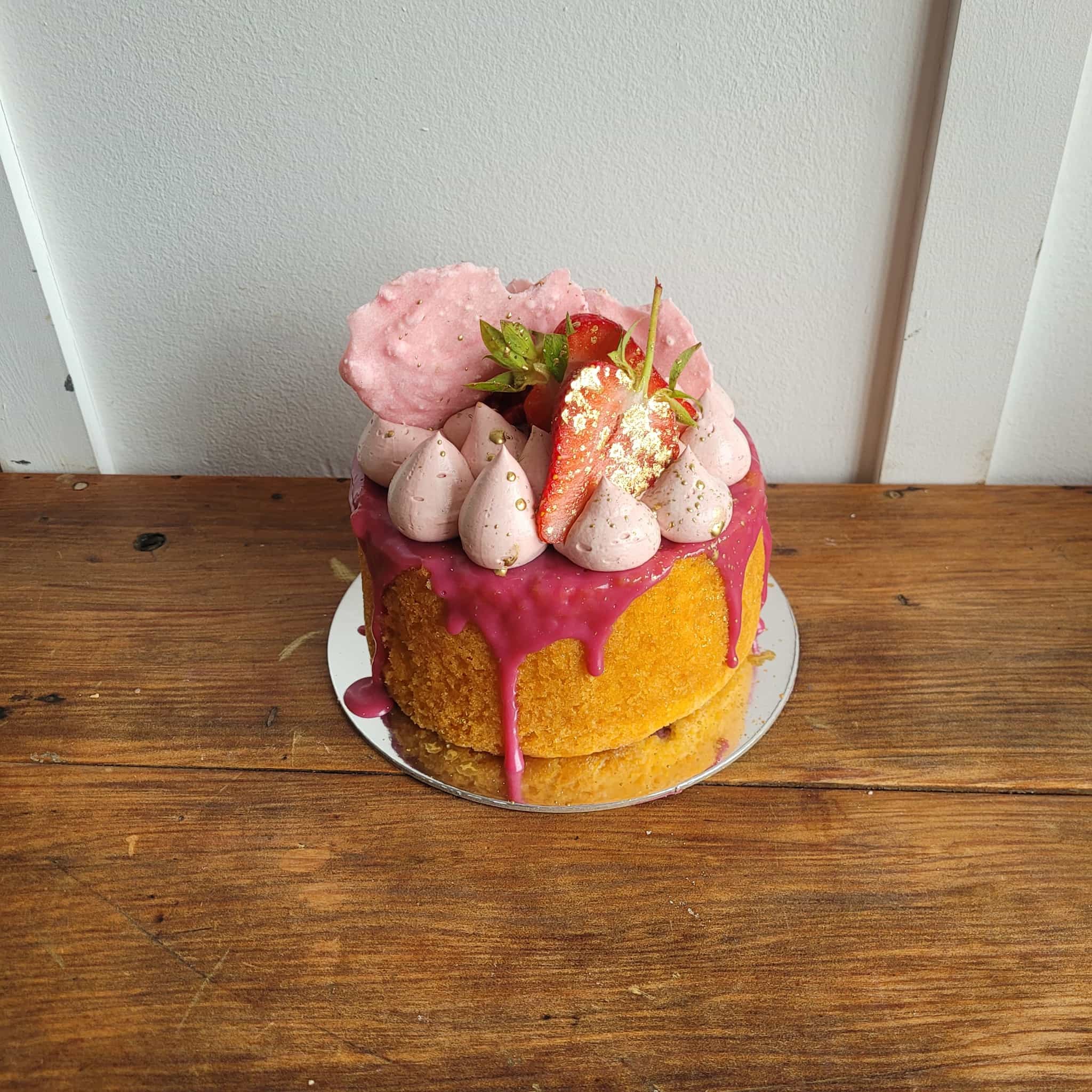 5″ Raspberry And White Chocolate Cake