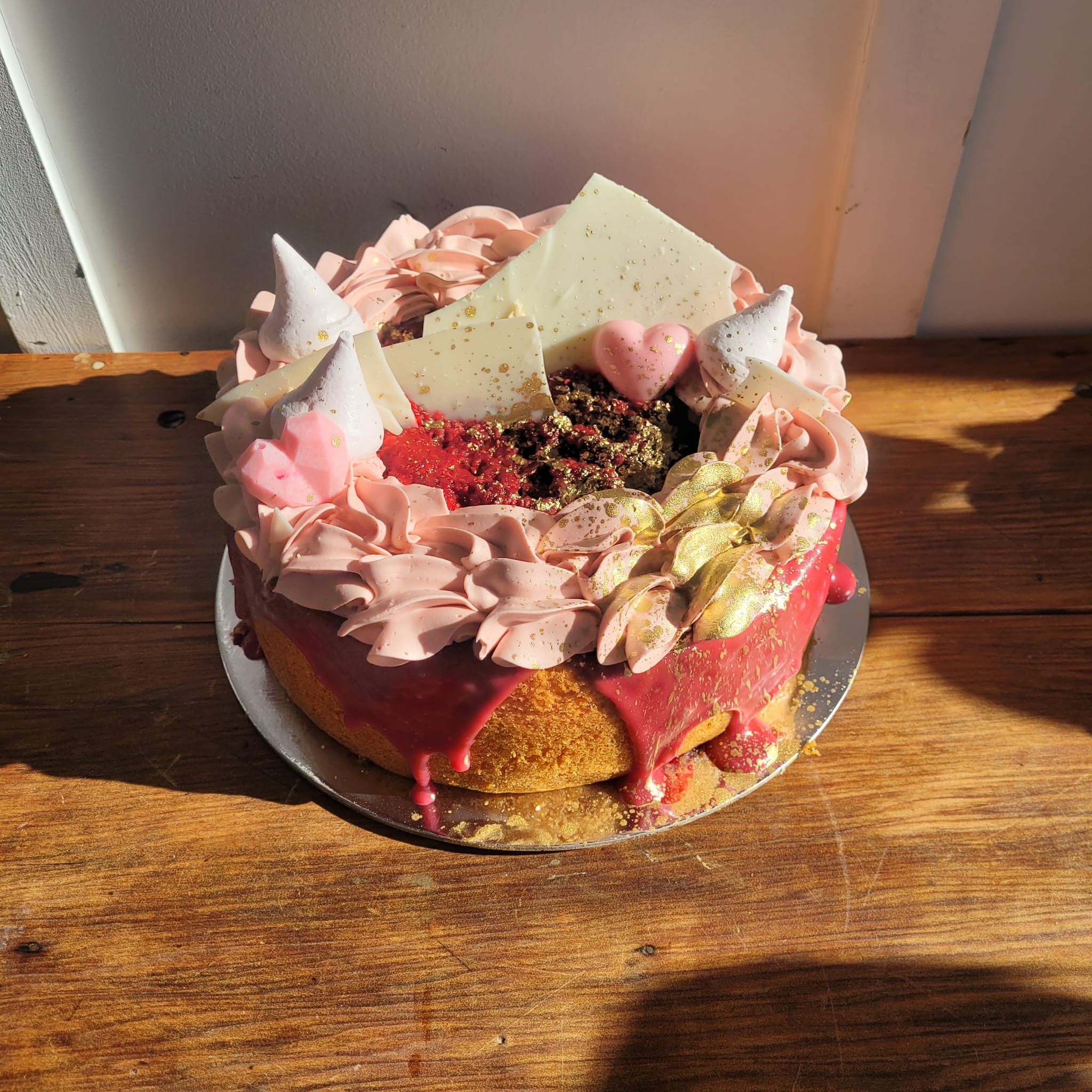 8″ Raspberry White Chocolate Cake