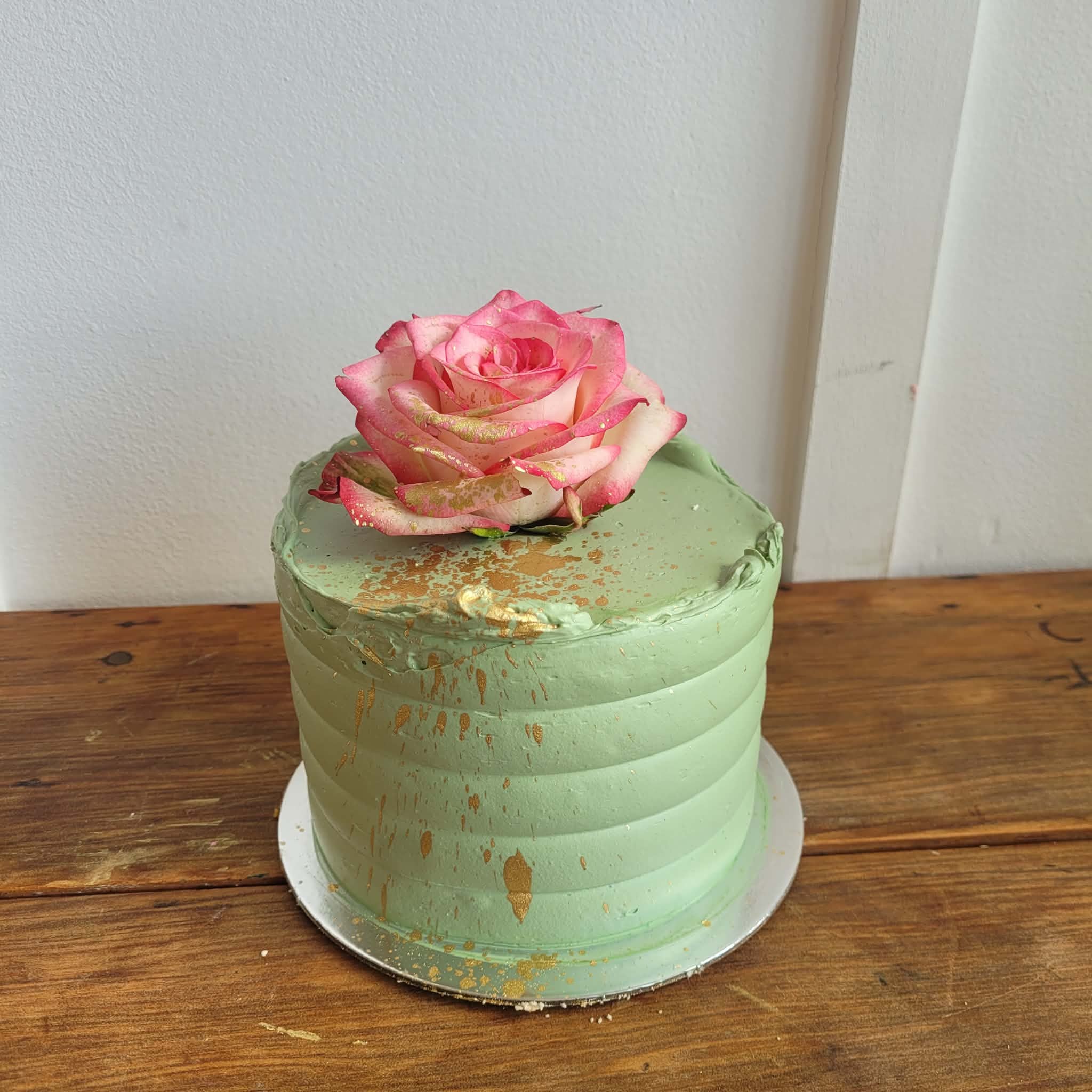 5" Vanilla Cake with Chocolate Cheesecake and Caramel Centre