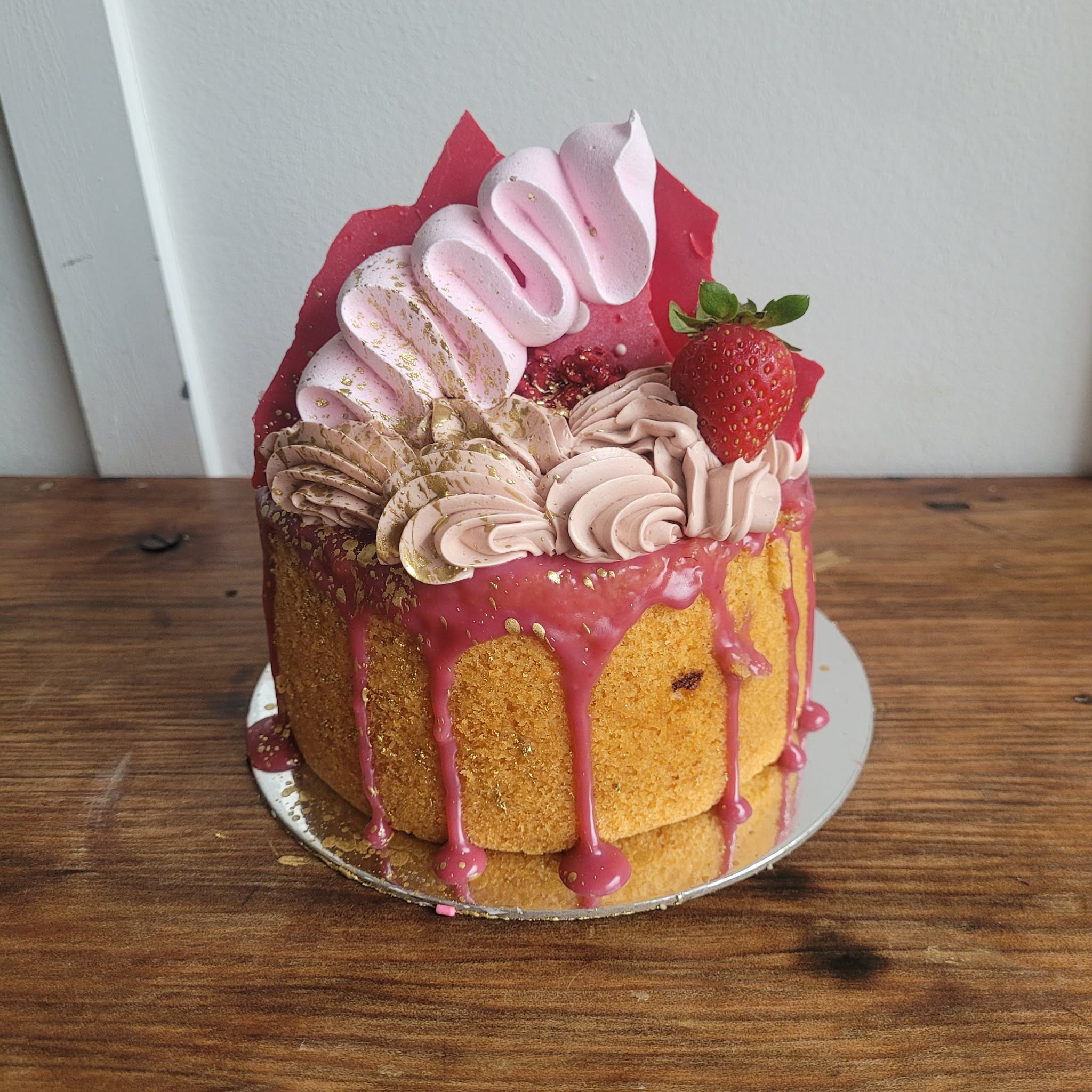 5″ Raspberry White Chocolate Cake