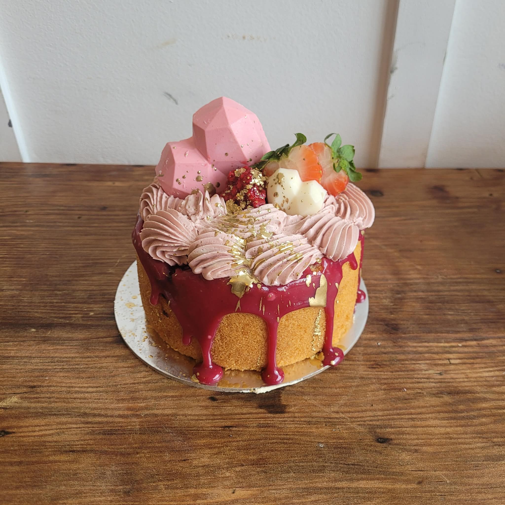 5″ Raspberry White Chocolate Cake