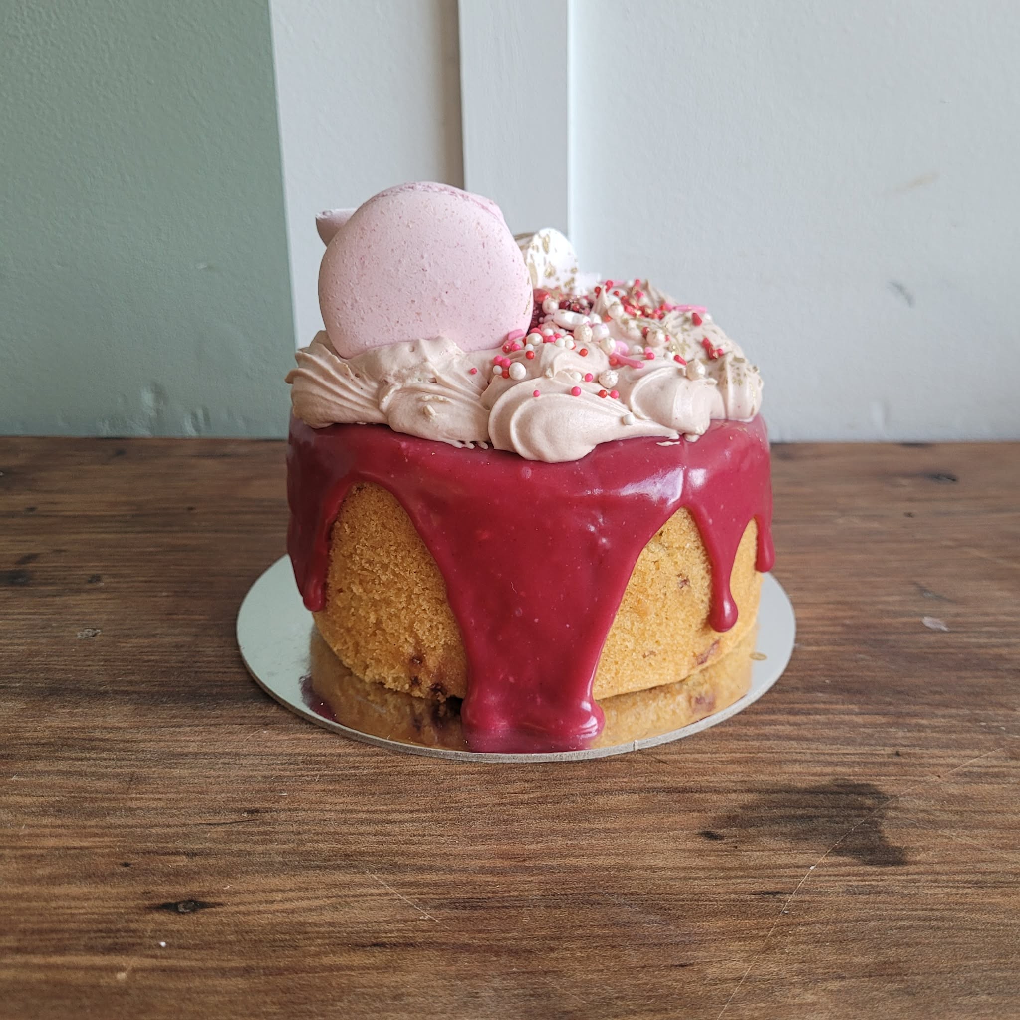 5″ Raspberry White Chocolate Cake