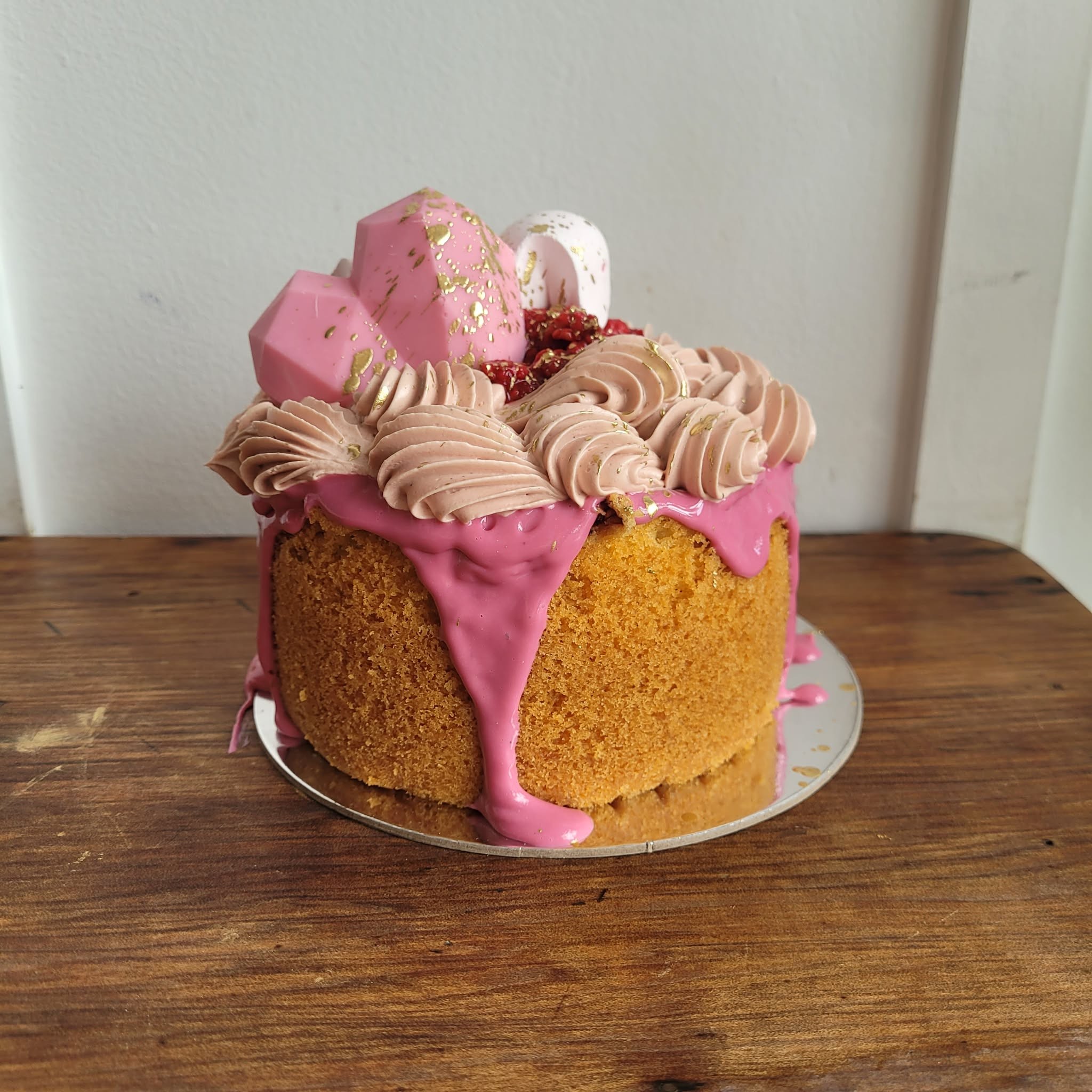 5″ Raspberry White Chocolate Cake