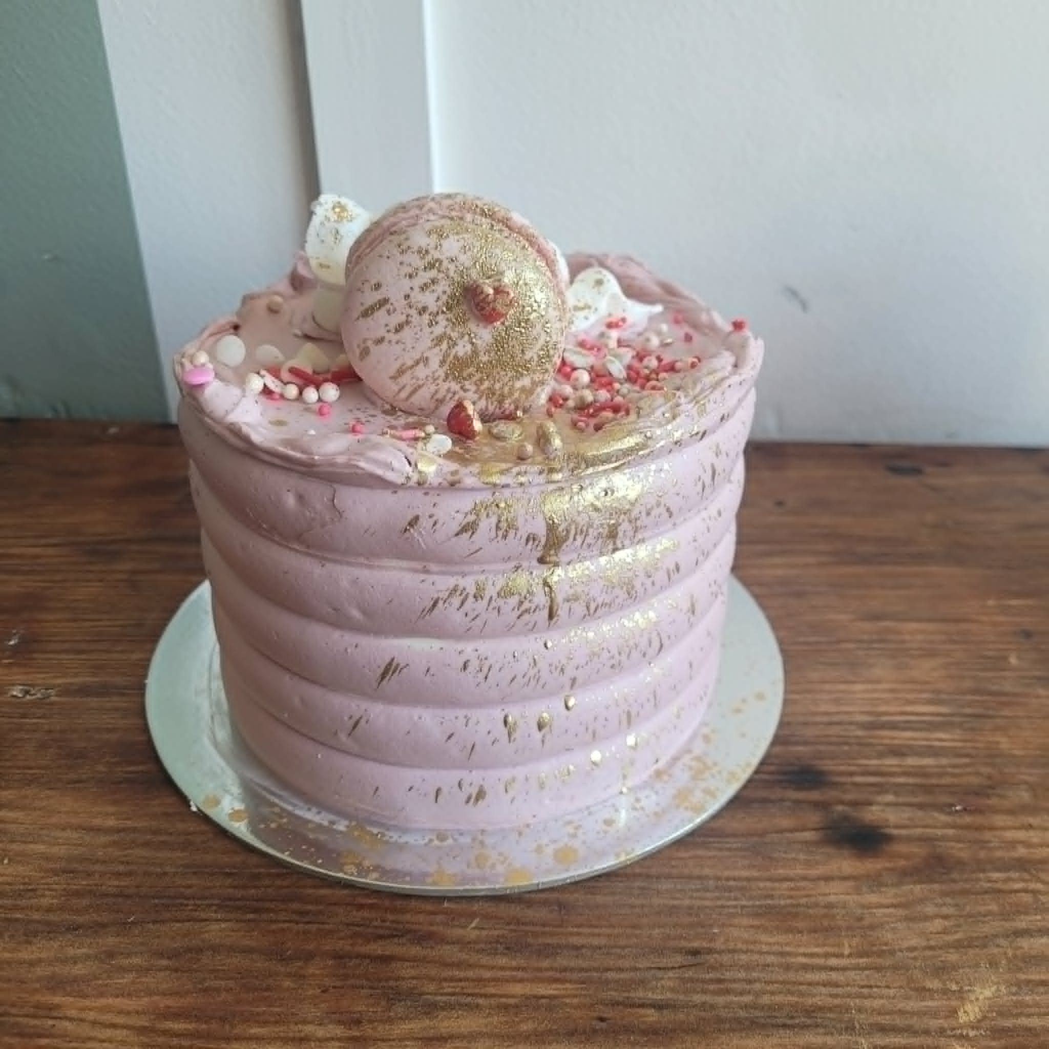 5″ Vanilla Cake With Lemon, White Chocolate And Raspberry Mousse Centre