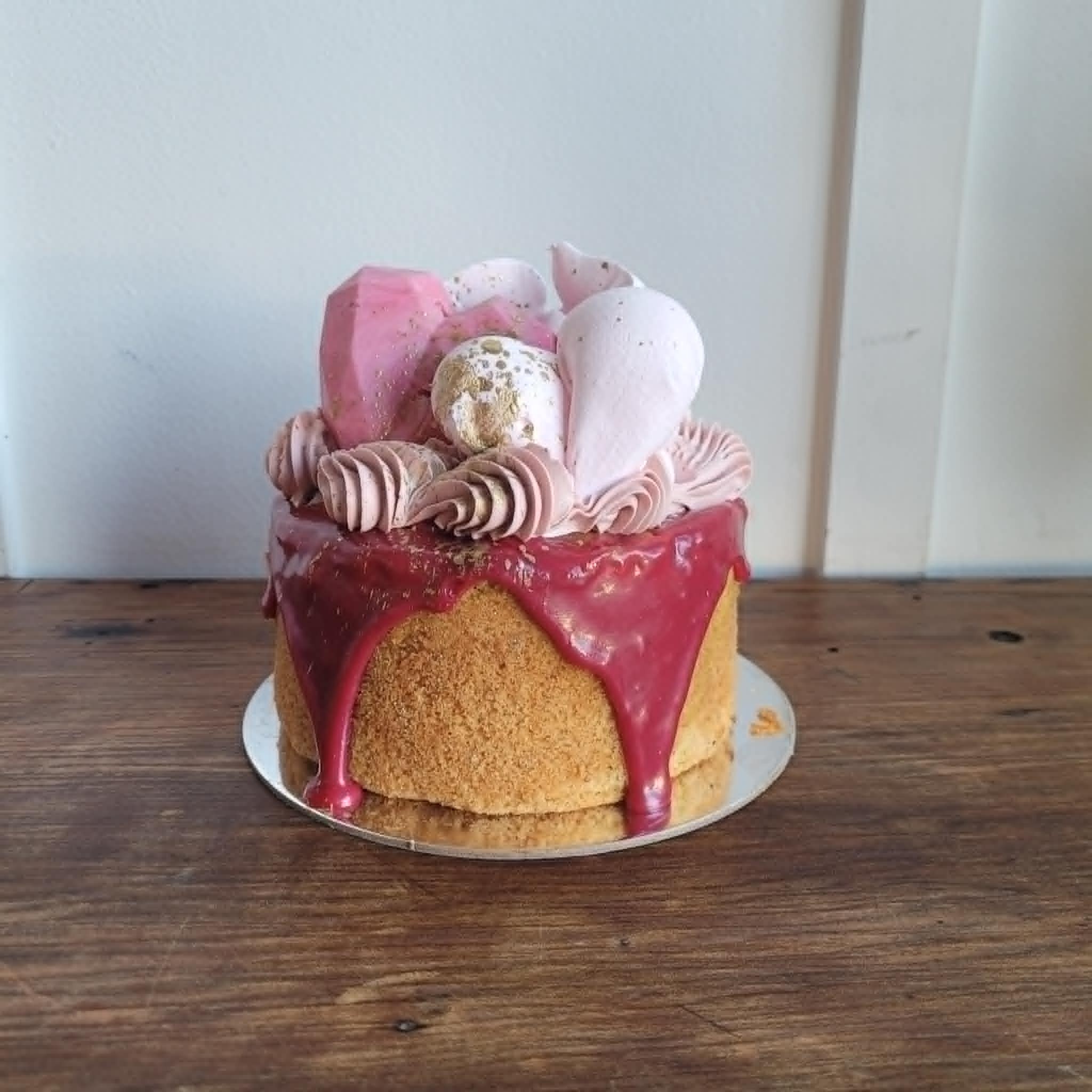 5″ Raspberry White Chocolate Cake