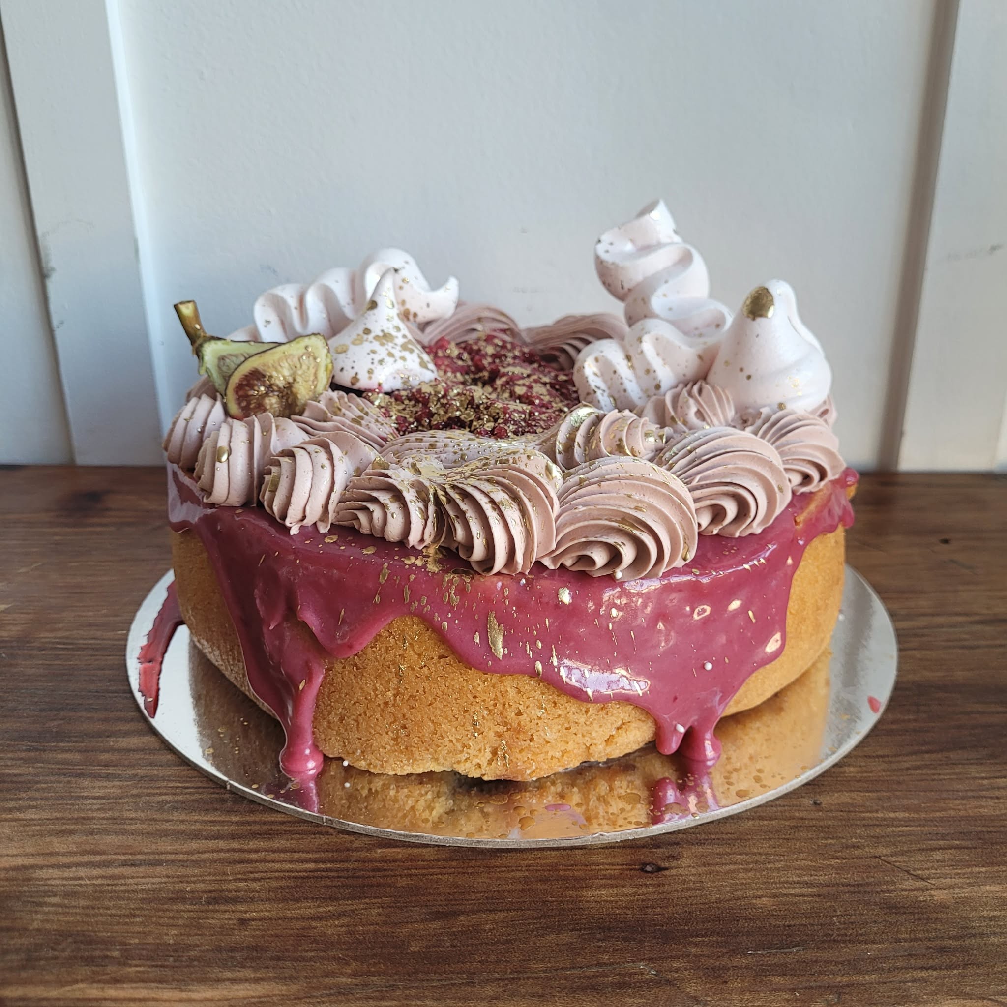 8″ White Chocolate And Raspberry Cake