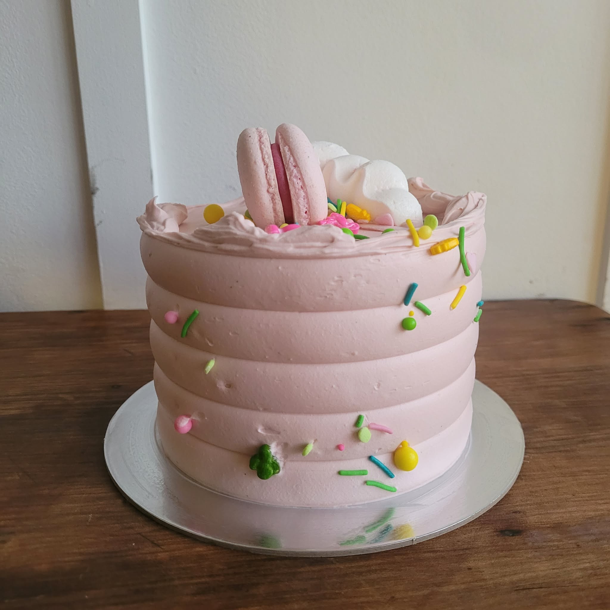 5″ Vanilla Cake With Lemon Cream And Raspberry