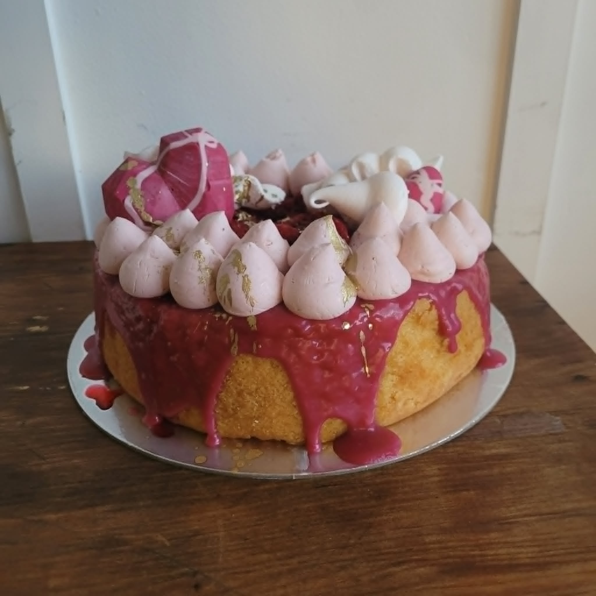 8″ White Chocolate And Raspberry Cake