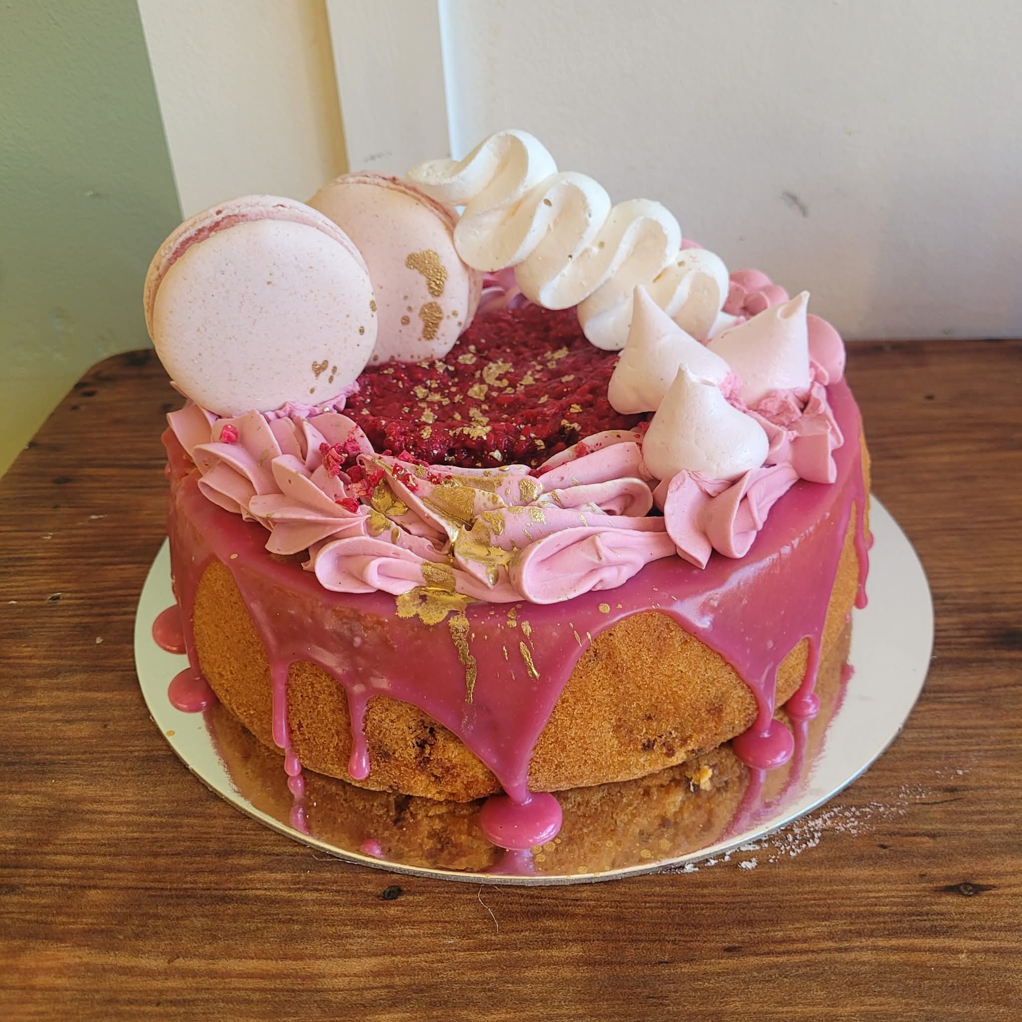 8″ White Chocolate And Raspberry Cake