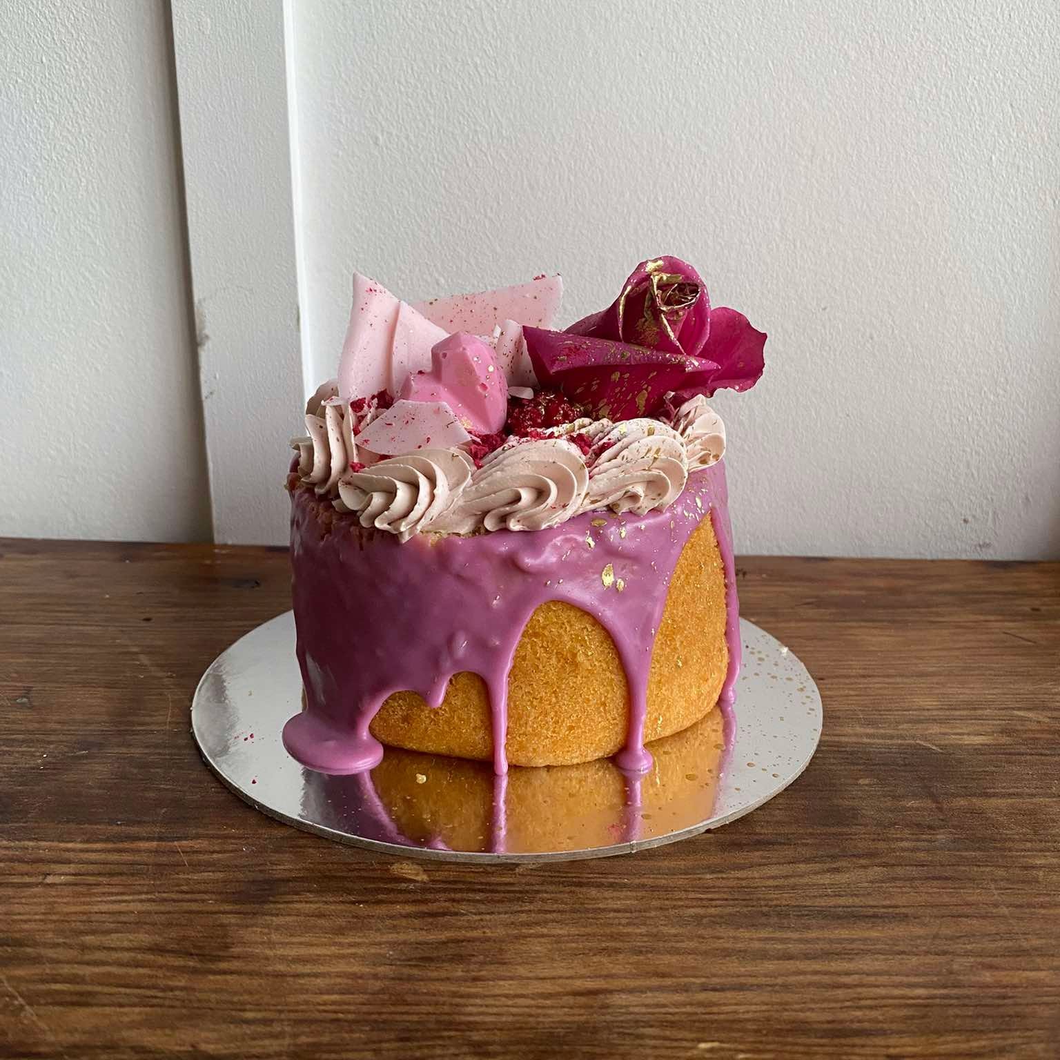 5″ White Chocolate And Raspberry Cake