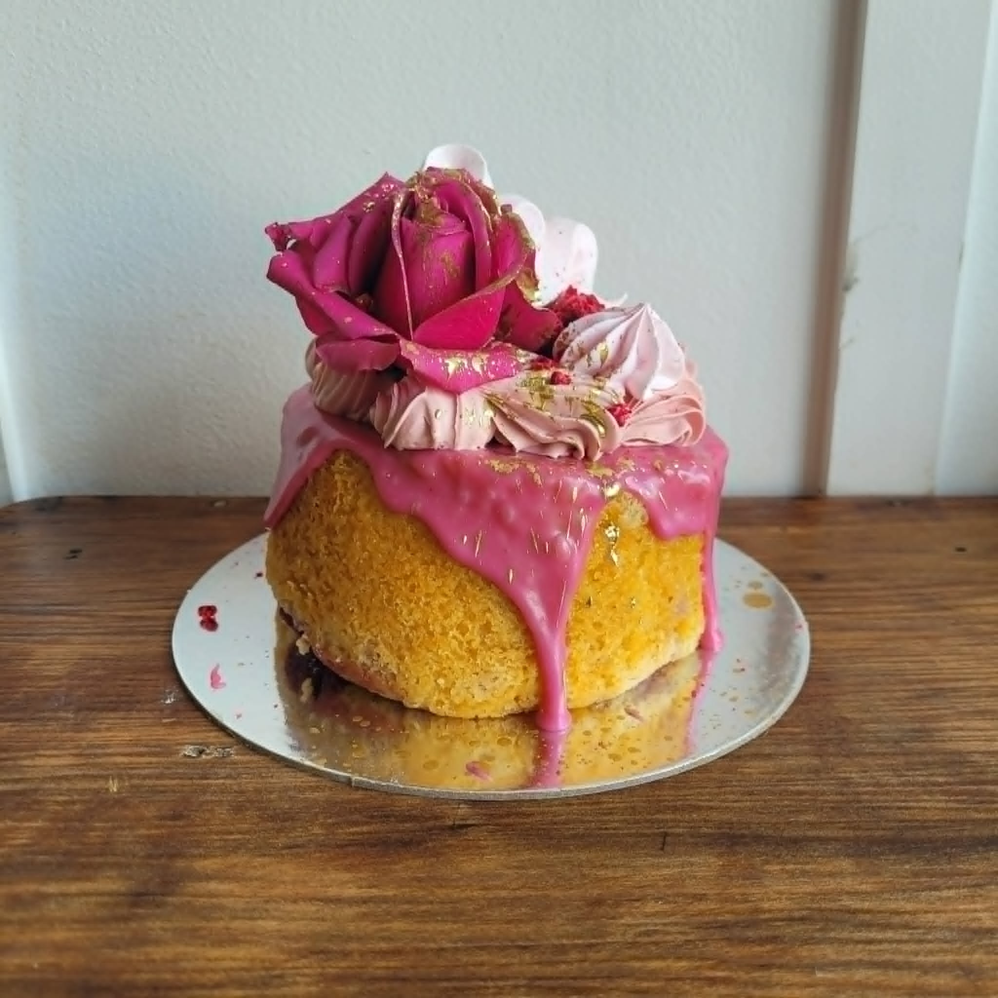 5″ White Chocolate And Raspberry Cake