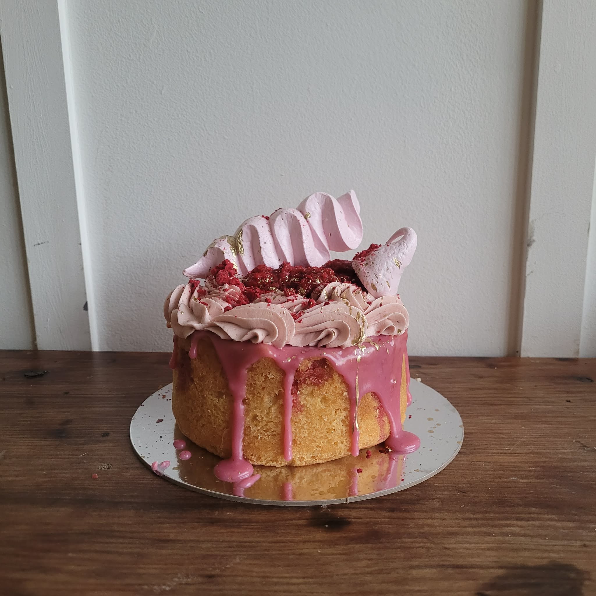 5″ White Chocolate And Raspberry Cake