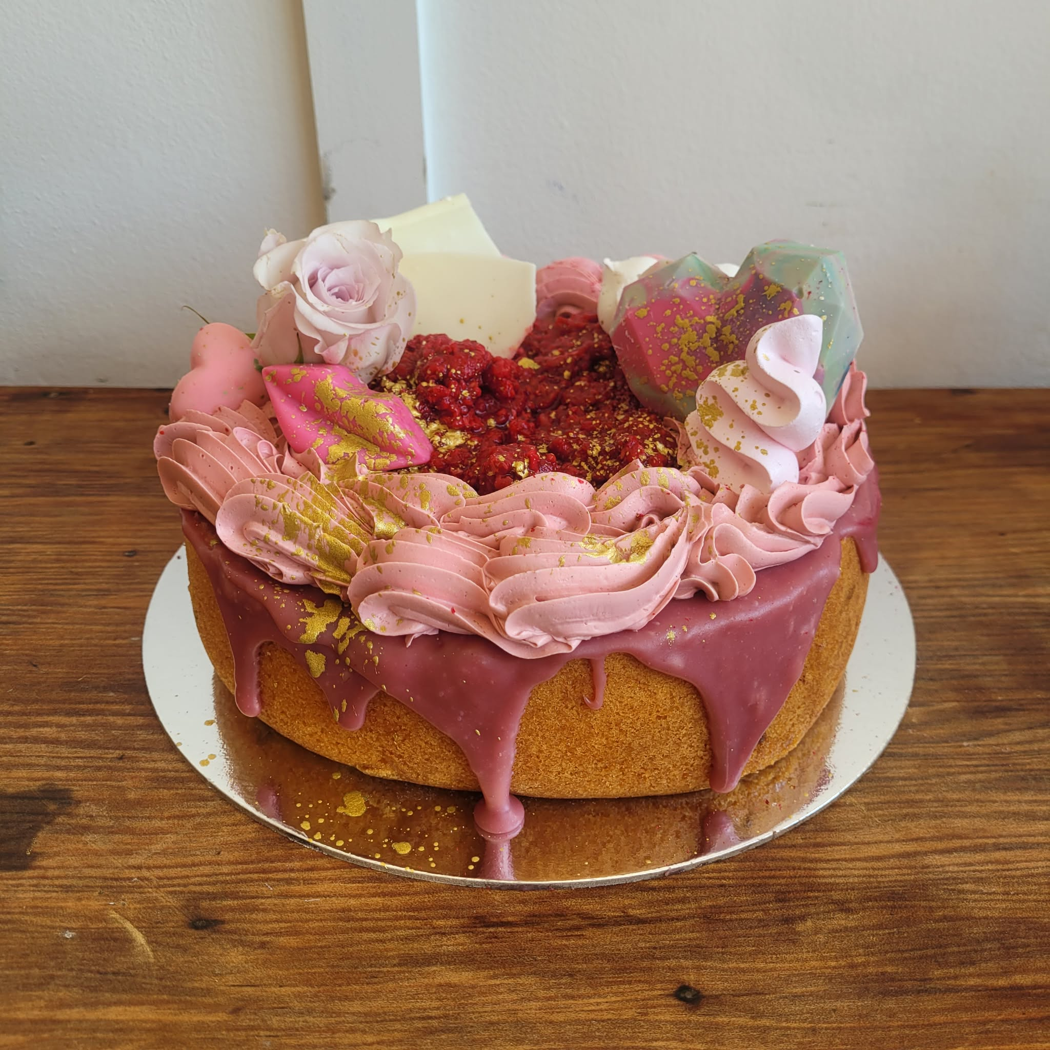 8″ White Chocolate And Raspberry Cake